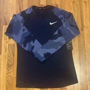 Nike training camo shirt size large